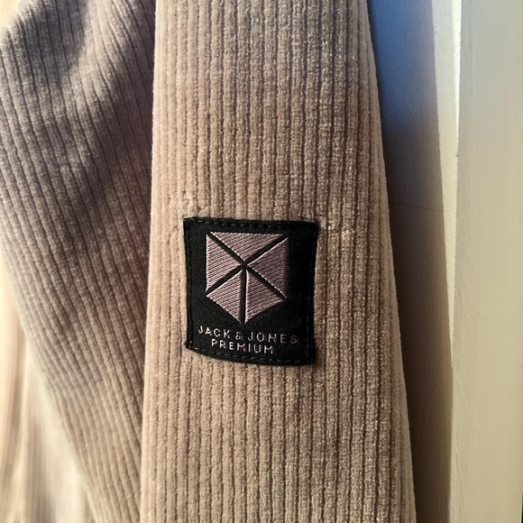 Men’s Jack & Jones Corduroy Jacket - Picture 3 of 3